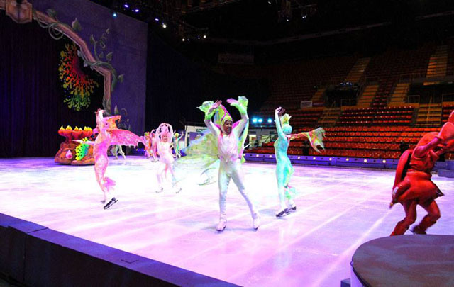 Los personajes del mágico mundo de Disney en la pista de hielo del Orfeo.