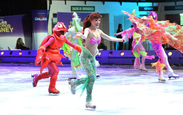 Los personajes del mágico mundo de Disney en la pista de hielo del Orfeo.