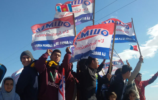 Una larga caravana recibió a Quimsa en Santiago del Estero. 