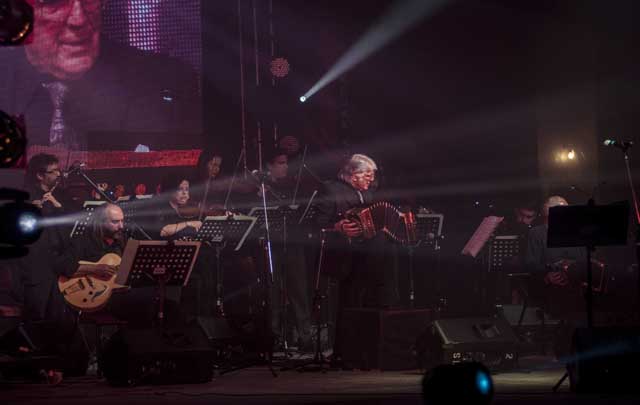 Osvaldo Piro y su orquesta, figura de la noche inaugural del festival.