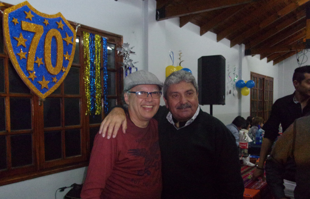 Orlando Morales presente en los 70 años de Víctor Hugo Godoy.