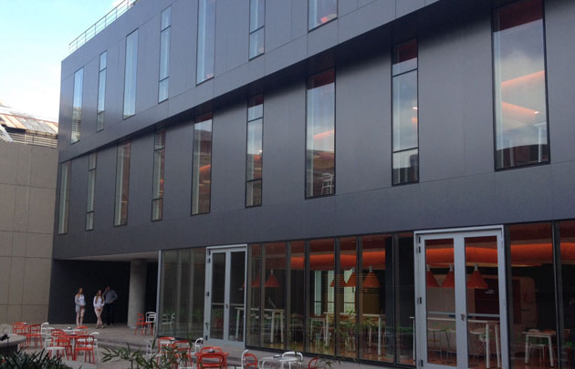 La prensa recorrió las instalaciones de Casa Naranja.