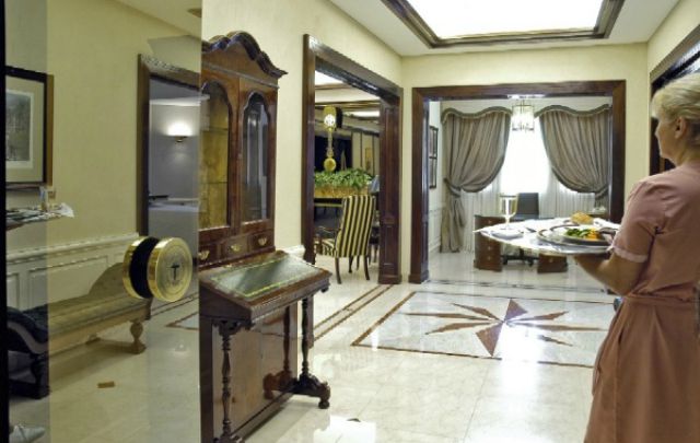 Así es la habitación 410, donde se internará Florencia Kirchner (Foto: Big Bang).