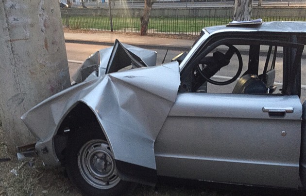 Dos parejas resultaron con heridas leves en un grave choque.