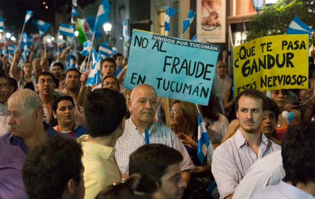 FOTO: Miles de tucumanos se volvieron a movilizar en la capital provincial. 