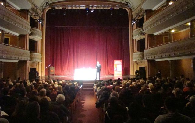 Pablo Rossi, en la presentación de su libro en el Teatro Real de Córdoba. 