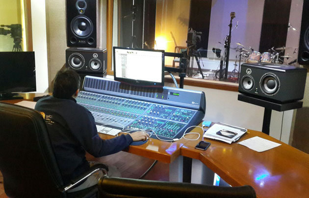 El impresionante estudio que Jorge Rojas montó en su casa de Anisacate.