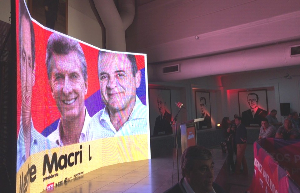 En el búnker de la UCR preparan las celebraciones.