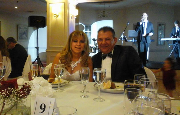 Claudia y Lito, en la mesa de los novios.