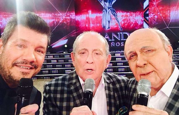 Tinelli se sacó una selfie con los dos Chiches.