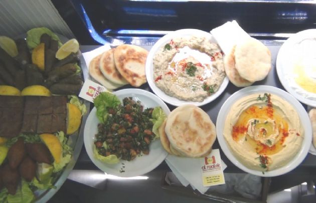 Al Malek presenta diversas opciones en comida árabe.