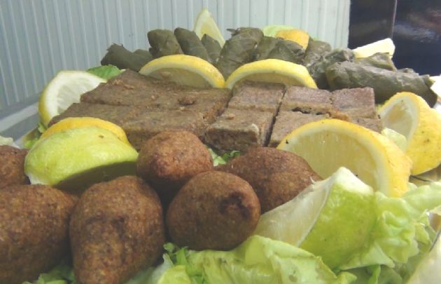 Al Malek presenta diversas opciones en comida árabe.