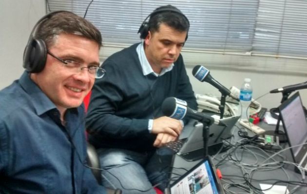 Enviados de Radio Nacional España en Cadena 3 Buenos Aires.
