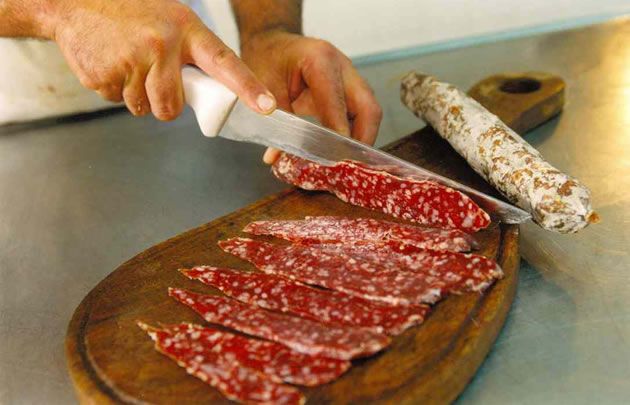 La OMS asegura que los embutidos y fiambres son cancerígenos.