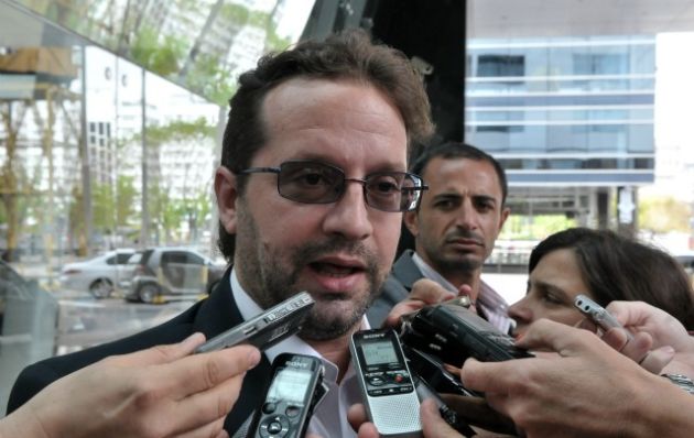 El hijo del ex ministro aclaró que no se cobrará a pequeños ahorristas.