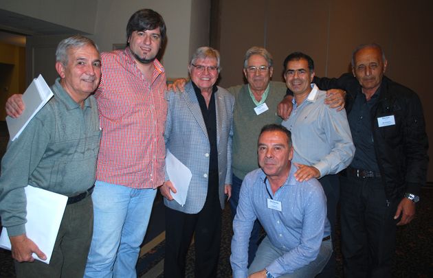 Los corresponsales del país de Cadena 3 juntos. (Día Sábado)