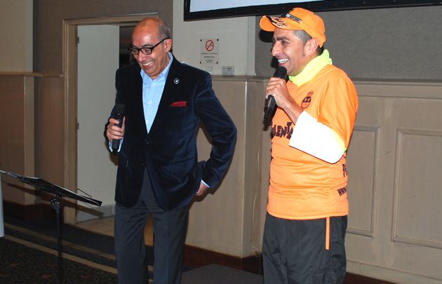 Adrián Gómez y su rutina de humor.