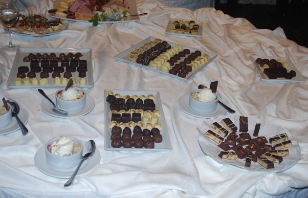 Los corresponsales del país de Cadena 3 juntos. (Día Sábado)