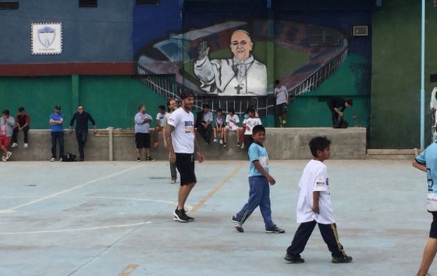 David Beckham sorprendió a los vecinos de la villa 1-11-14.