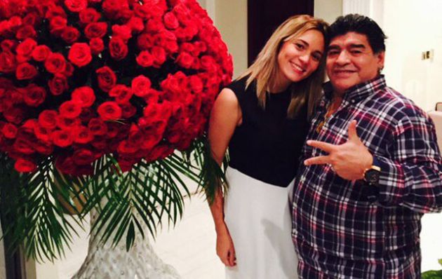 Tras idas y vueltas, Maradona se casará con Oliva en Argentina.