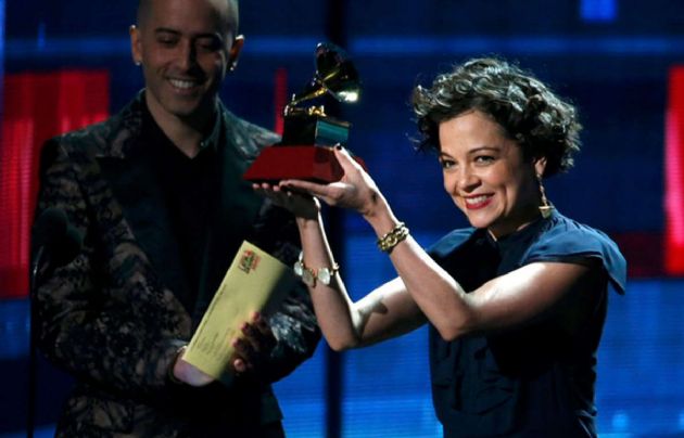 Natalia Lafourcade la más ganadora de la noche. 