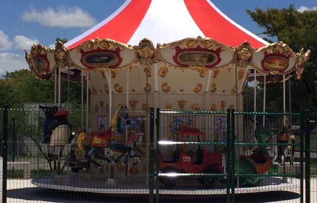 La nueva etapa del Parque Kempes tiene una calesita.