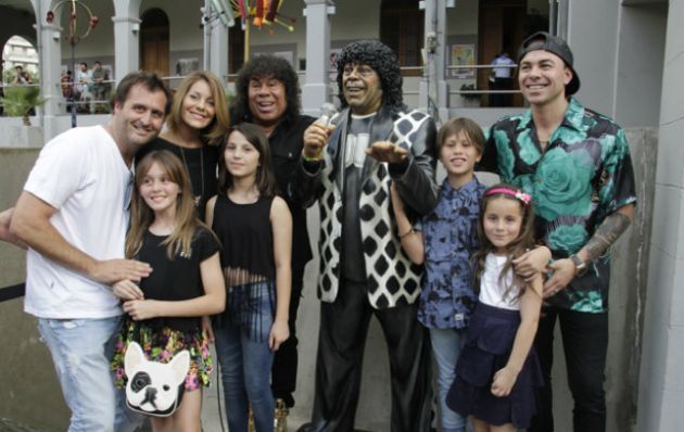 Descubrieron la escultura que homenajea a Carlitos Jiménez