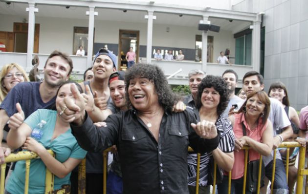 Descubrieron la escultura que homenajea a Carlitos Jiménez