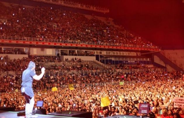 Arjona enamoró a una multitud en Vélez (Foto: Facebook Ricardo Arjona)  