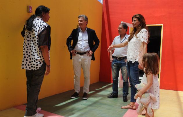 Macri visitó el comedor junto a su familia.