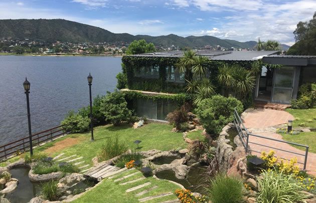 Lake Buenavista queda en Enrique Zarate 82, Carlos Paz.