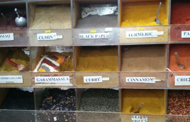 El Zoco de Oro, centro de especias y joyas en Duibái.