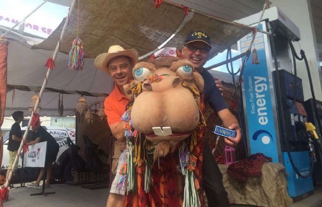 Hay dos simuladores 3D con vista 360 para vivir la aventura del Dakar.