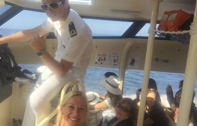 El crucero en su partida hacia Brasil.