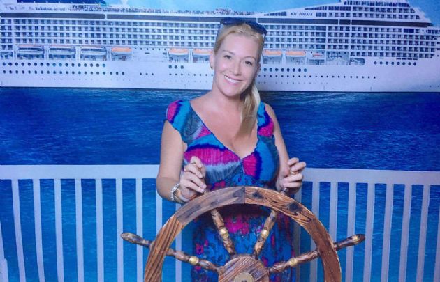 Celeste, la capitana del crucero que va hacia Brasil.