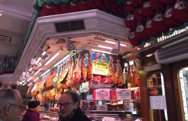 Geo Monteagudo de visita en el Museo del Jamón.