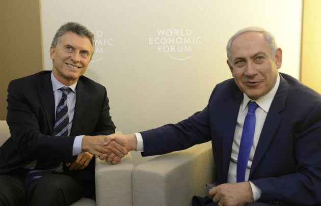 Mauricio Macri y Benjamin Netanyahu en Davos.