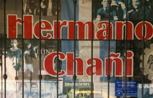 La peluquería es de los hermanos Chañi.