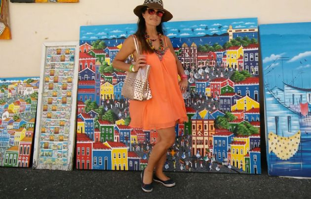 Gaby Tessio en las calles de Pelourihno.