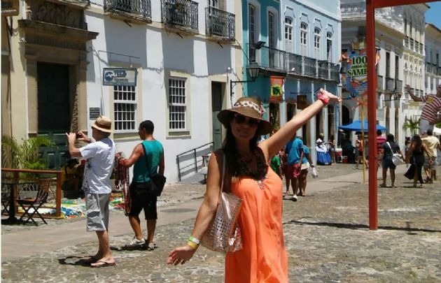 Gaby Tessio en las calles de Pelourihno.