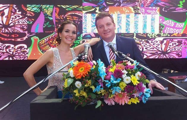 Agustina y Gullermo en los Premios Carlos