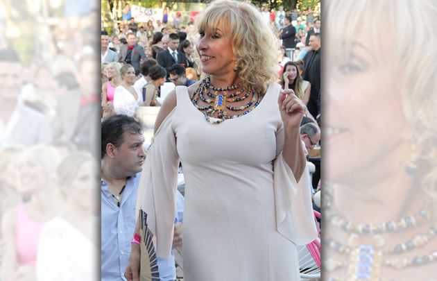 Georgina Barbarrosa en los premios Carlos.