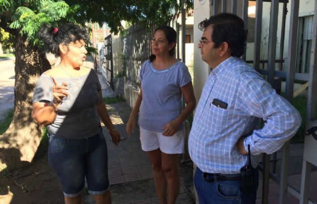 Vecinos manifestaron su malestar por los daños causados por el agua.