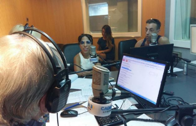 FOTO: Noelia Pompa y Maxi de la Cruz en Viva la Radio.