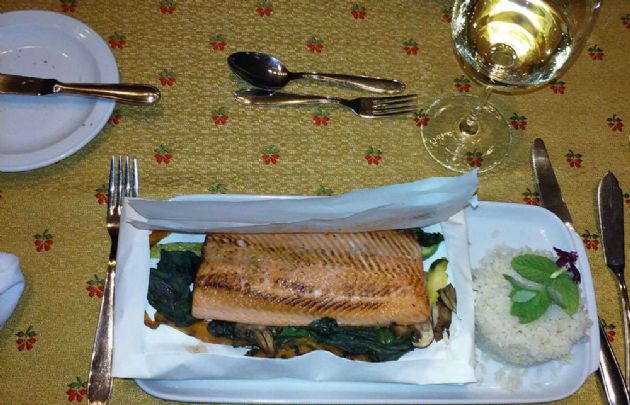 El Turco cenó trucha en el Hotel Los Álamos.