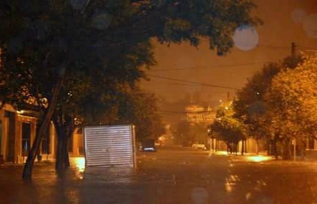 El agua causo serios anegamientos en la capital salteña.