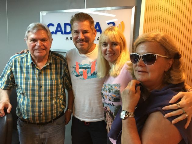 André y González visitaron los estudios de Cadena 3.