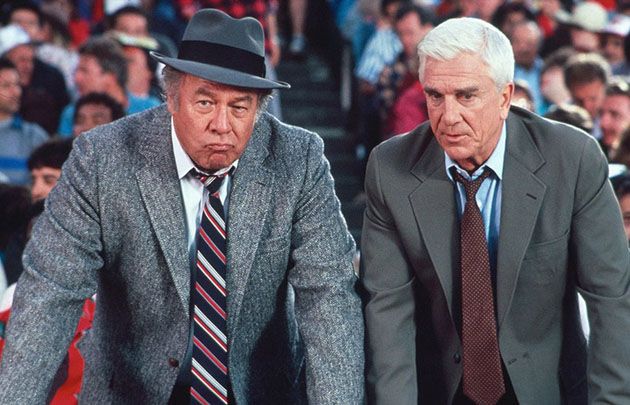 Kennedy, en La Pistola desnuda.