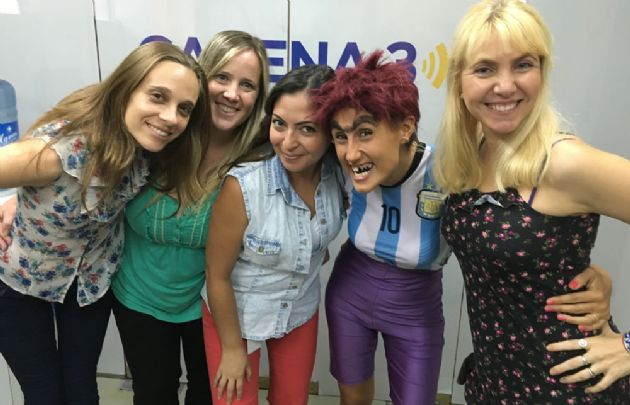 La Bicho con las chicas de Cadena 3.