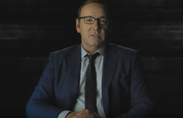 Kevin Spacey, actor de House of Cards, da clases de actuación por internet.